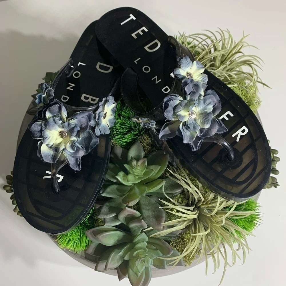 Rare Ted Baker Garden Flower Fairy Jelly Thong sandal 7 women’s black n blue